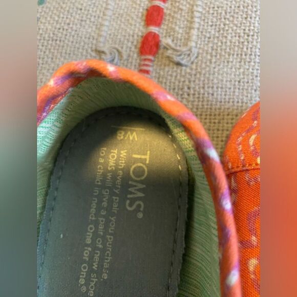 Toms, BoHo Coral w/Purple Pattern , Size W8, In Excellent Condition - Picture 4 of 7
